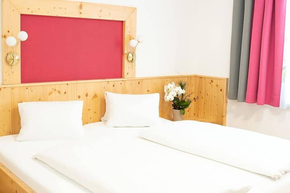 Doppelzimmer, Dusche, Wc - Pension Fischinger in Feldkirchen in Kärnten, Bezirk Feldkirchen