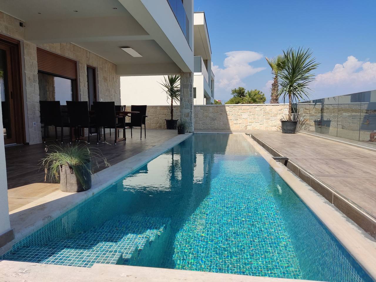 Villa Enjoy, Ferienhaus in Vir