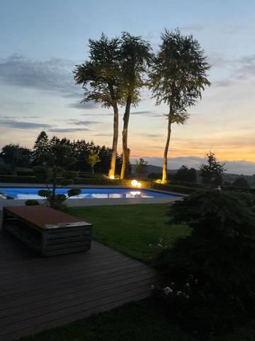 Cottage pour 2 personnes, avec vue ainsi que jardin et piscine à Amblève