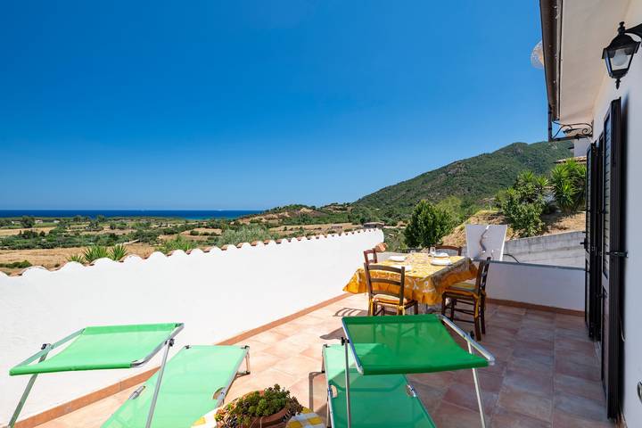 Maison de vacances sans animaux Vista Mare avec vue sur la mer, jardin et Wi-Fi. in Cardedu, Province de Ogliastra