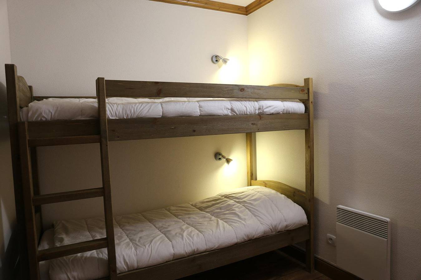 Entire apartment, Le Clos d'Aussois - 2 room apartment sleeping corner 6 people (15) in Aussois, Saint-Jean-de-Maurienne region