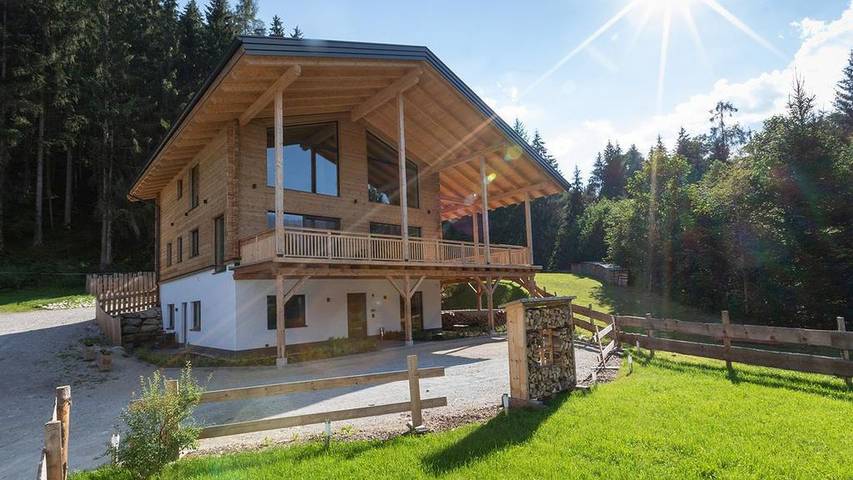 Hütte für 3 Personen, mit Garten und Terrasse sowie Ausblick, mit Haustier in Haus