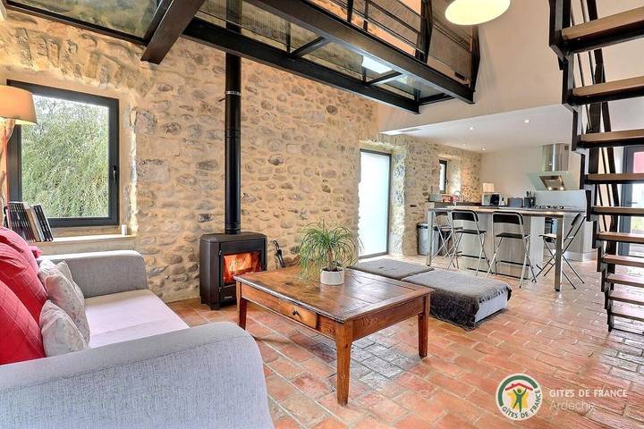 Location de vacances pour 4 personnes, adapté aux familles à Grospierres - 2