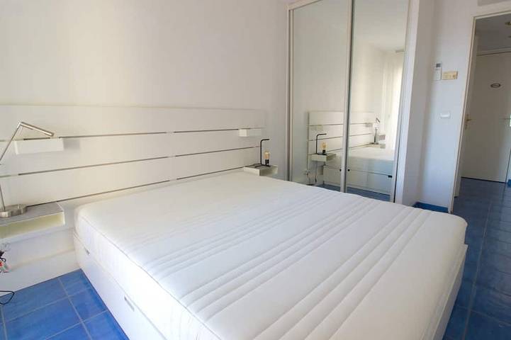 Ganze Wohnung, Golfe Juan - 4 People - Sea View - Swimming Pool - Garage in Golfe-Juan, Vallauris