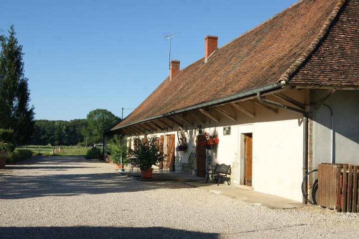 Cottage pour 2 personnes, avec terrasse ainsi que vue et jardin à Bruailles