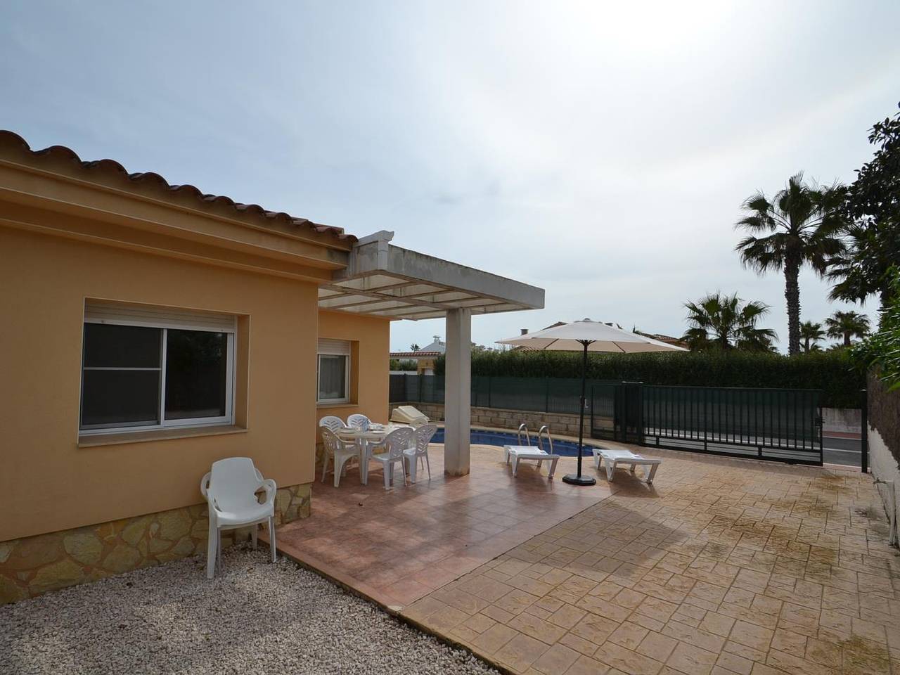 Casa Marga avec la piscine privée in Riumar, Delta de l'Ebre