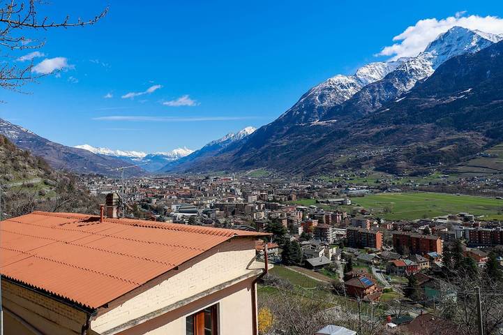 Maison de vacances pour 6 personnes, avec balcon et jardin à Aoste