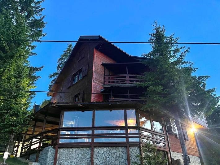 Maison d’hôte pour 3 personnes, avec terrasse ainsi que vue et jardin