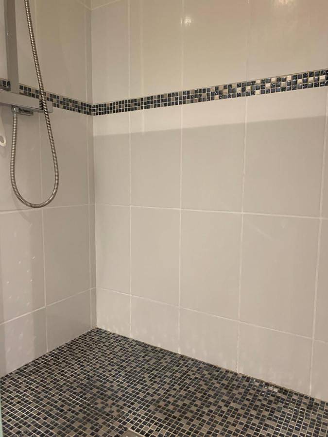 Double Room with Private Bathroom in Cazouls-lès-Béziers, Côte méditerranéenne (France)