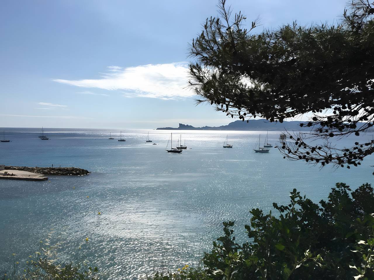 Appartamento intero, Appartamento 'Vista Mare a La Madrague' con terrazza privata e vista sul mare in Saint-Cyr-sur-Mer, Toulon e dintorni