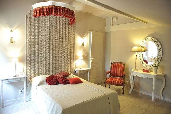 Gîte pour 15 personnes, avec jardin et jacuzzi à Paulhiac - 2