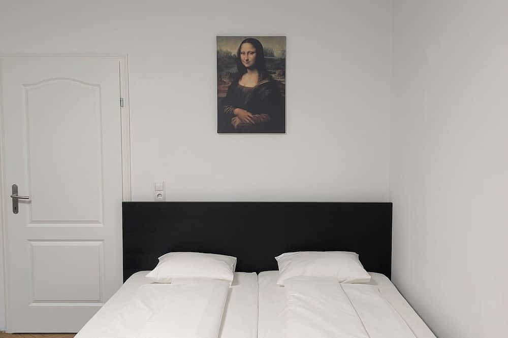 Entire apartment, Peaceful 2-bedroom apartment in charming Innsbruck city center in Innsbruck, Innsbruck Land