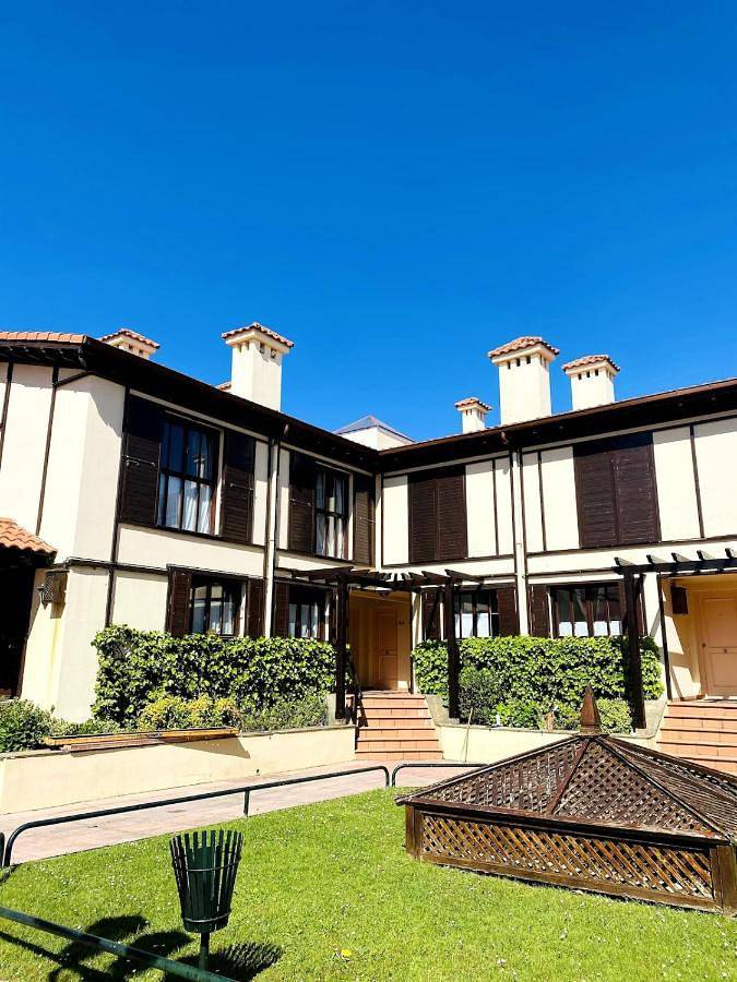 Casa de vacaciones para 7 personas, con vistas y jardín además de terraza y piscina, Se admiten mascotas - 1