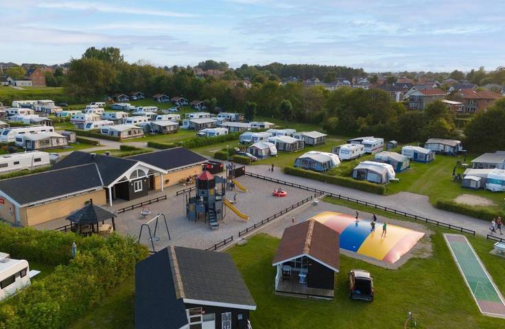 Camping voor 4 personen, with Whirlpool and Terras as well as Zwembad and Sauna in Seeland
