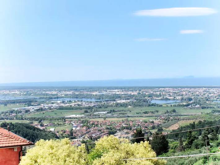 Villa per 8 persone, con piscina e giardino in Massarosa