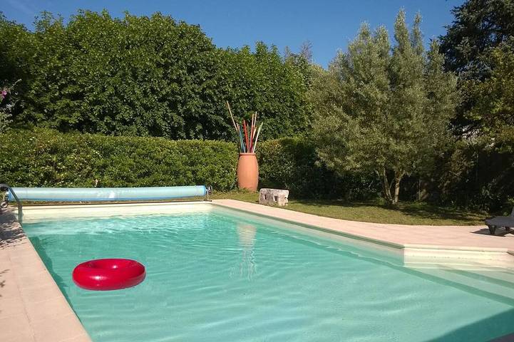 Maison de vacances pour 9 personnes, avec Terrasse et Jardin à Saintes