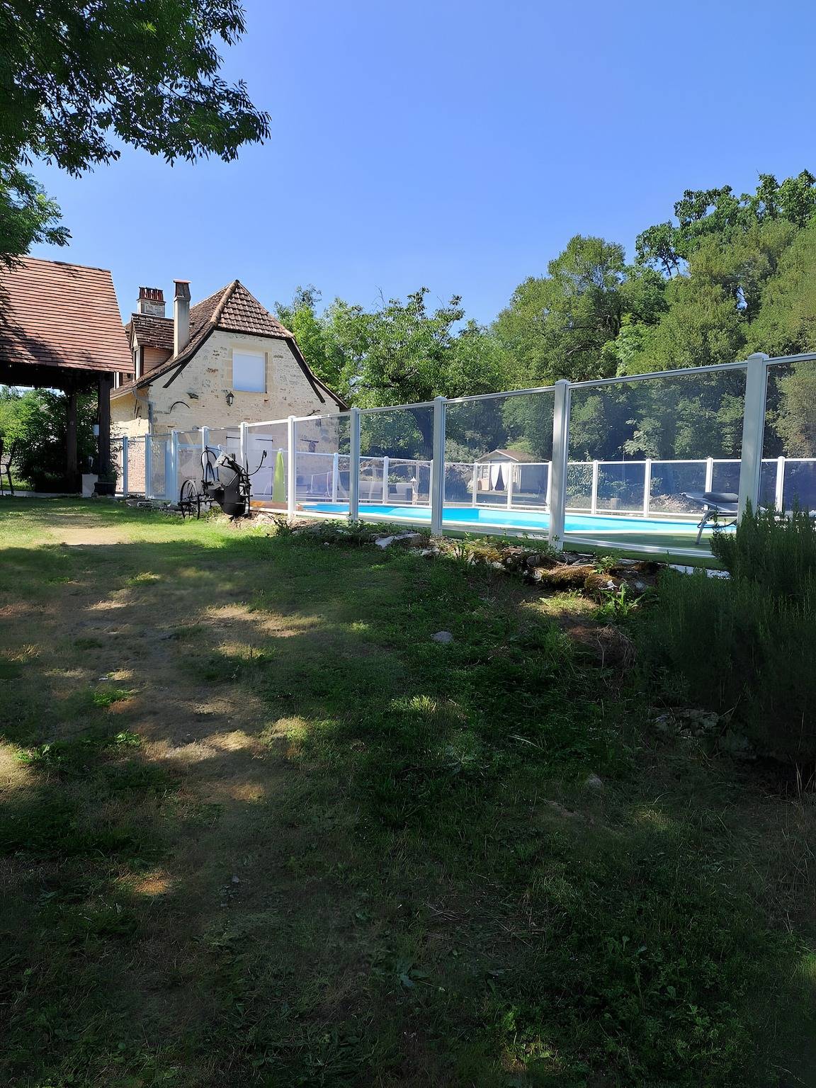 Maison de vacances « Gîte Gouffre D'amour » avec piscine privée, terrasse et Wi-Fi in Padirac, Parc Naturel Régional des Causses du Quercy