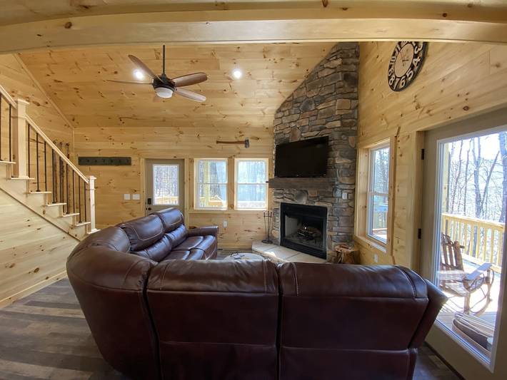 Vacation rental for 8 people, with hot tub and balcony in Hocking County