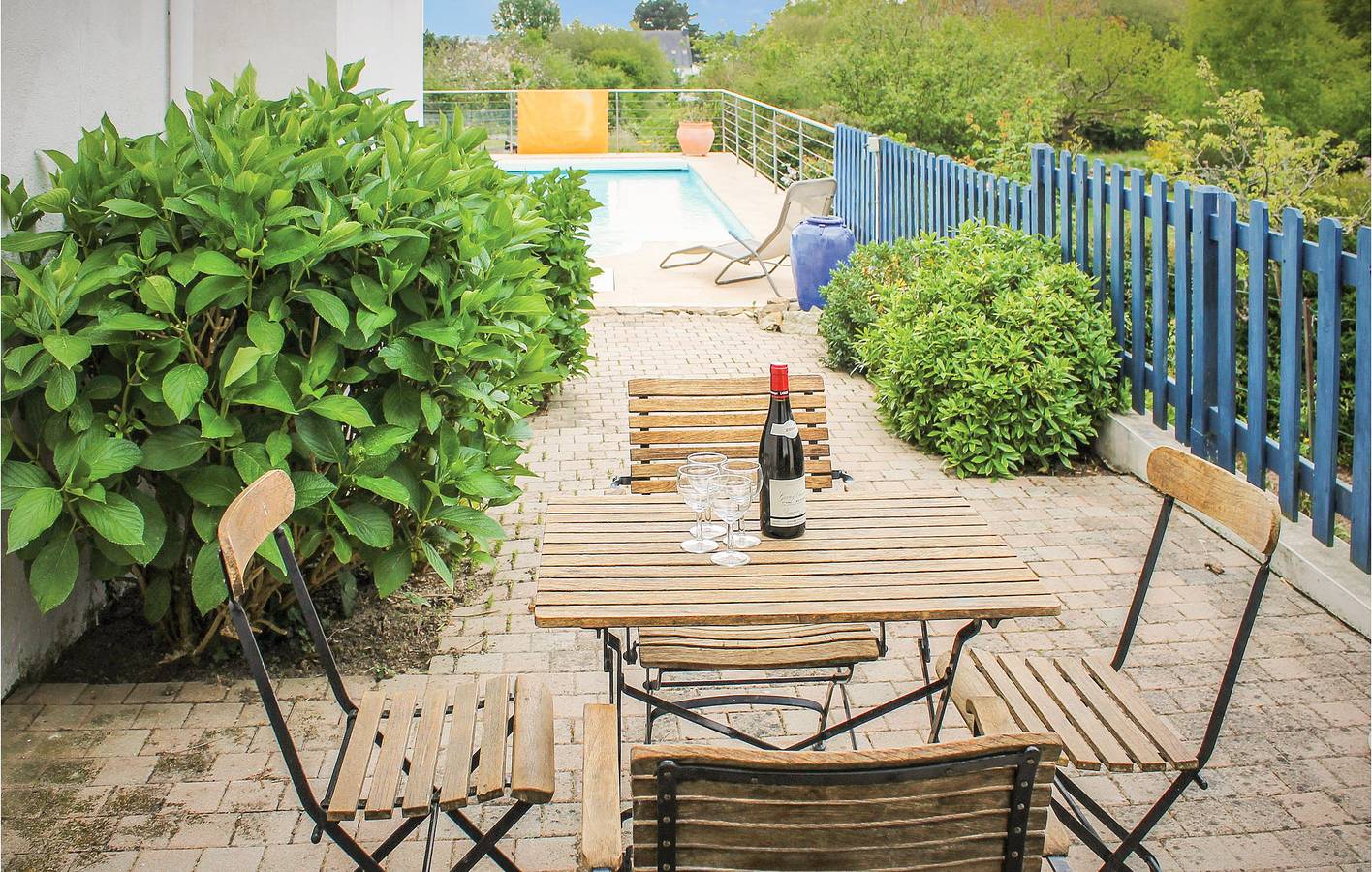 Acogedor Apartamento con Piscina y Cocina: A 1,5 km de Séné in Séné, Côte des Mégalithes