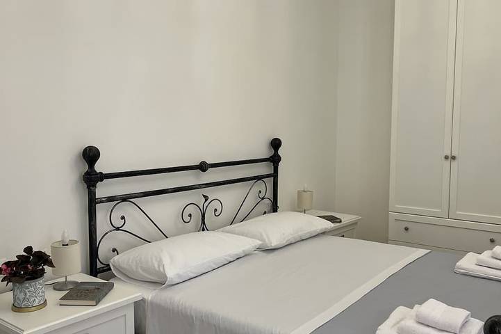Bright, air-conditioned apartment with a large terrace a few steps from the sea in Terrasini, Palermo Province