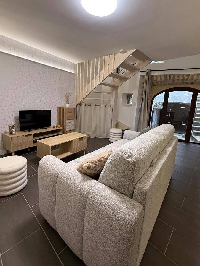 Location de vacances pour 6 personnes, avec Terrasse à Paulhe