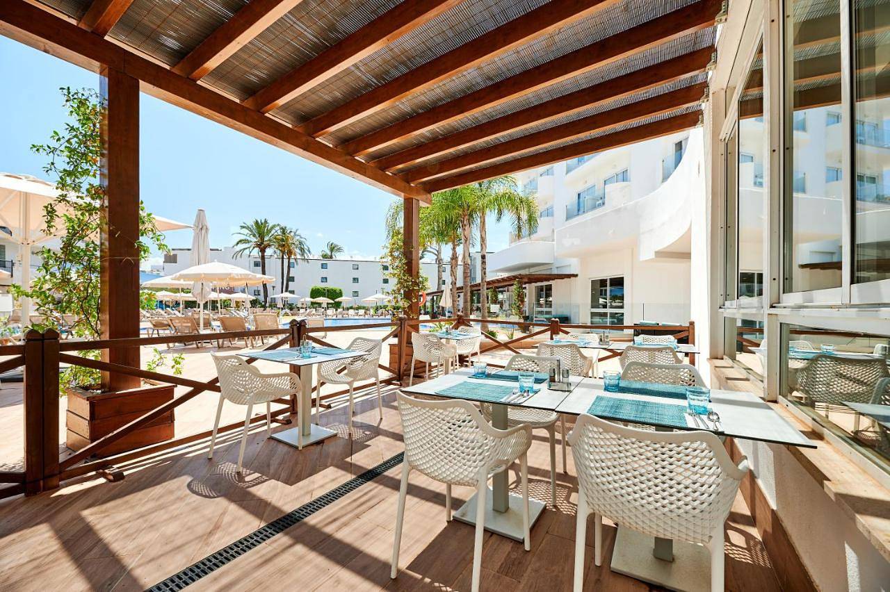 Aluasun Continental Park Hotel & Apartments in Playa de Muro, Muro