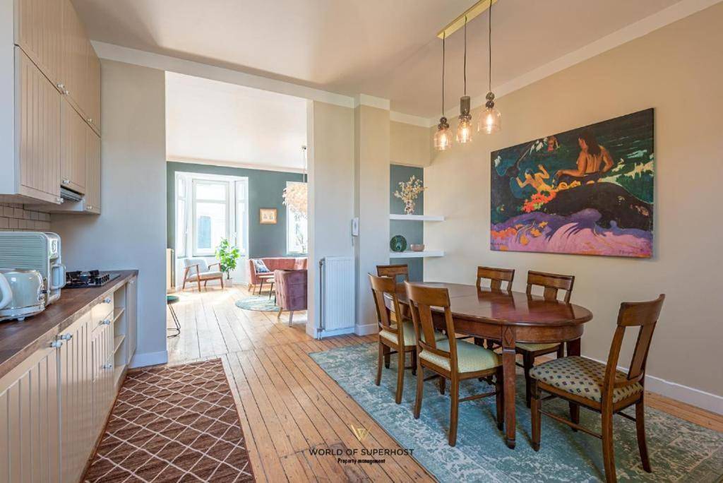 Five-Bedroom House in Oostende stadt, Oostende