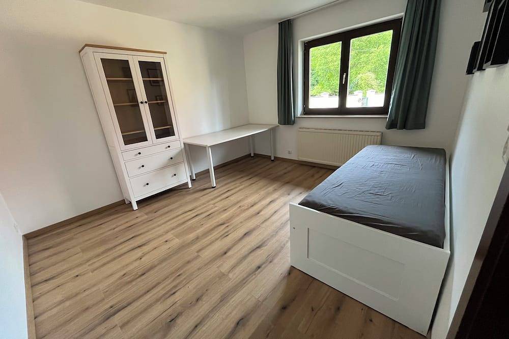 Ganze Wohnung, Ferienhaus mit Panoramablick in Salzkammergut-Berge, Bezirk Gmunden