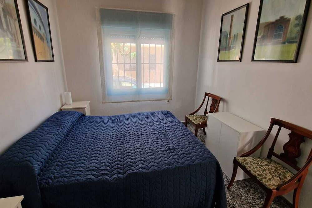 House with exclusive pool and garden 7 min walk from the beach and the center in el Campello, Costa Blanca