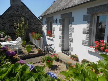 Gîte pour 4 personnes, avec jardin et terrasse à Corlay