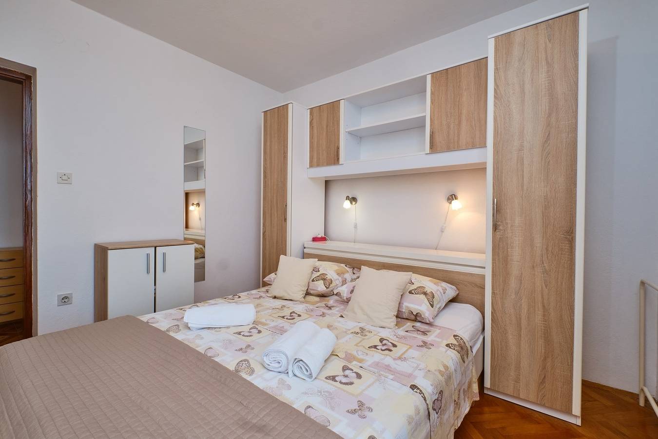 Ganze Wohnung, Apartment Ruzica 2 befindet sich 330 m vom Meer entfernt, in der Gegend von Malin, auf Mali Lošinj, in der Nähe des Stadtzentrums. in Mali Lošinj, Lošinj