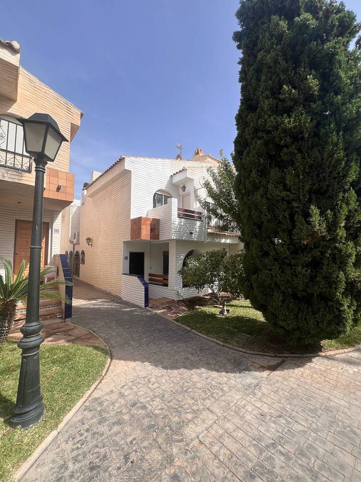 Bungalow pour 6 personnes, avec Balcon ainsi que Jardin et Bassin pour enfant à Santa Pola