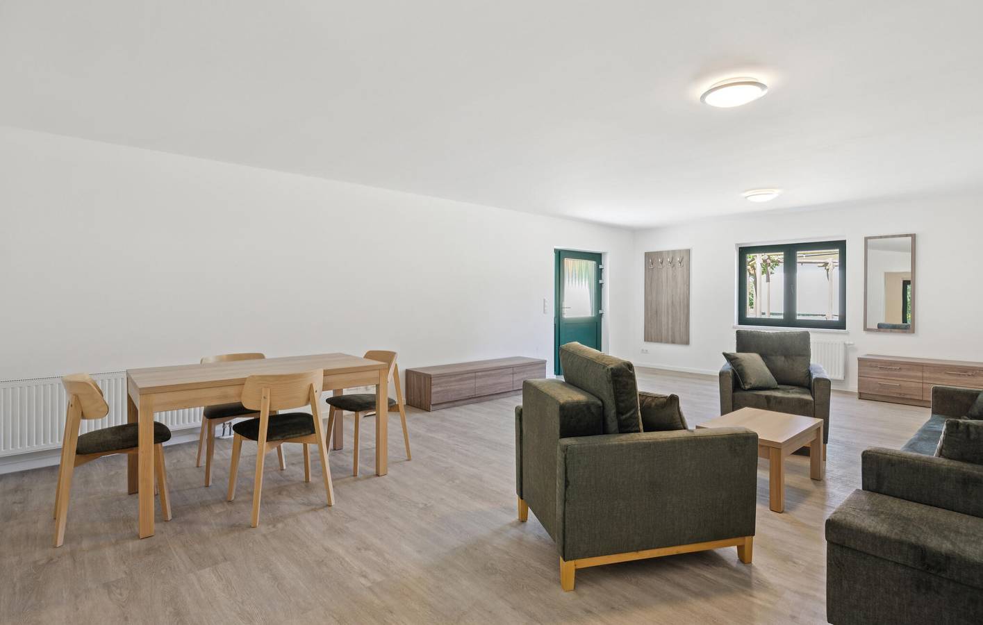 Ganze Ferienwohnung, Gemütliches Apartment am Strand mit WiFi und Parkplatz in Drewoldke, Juliusruh