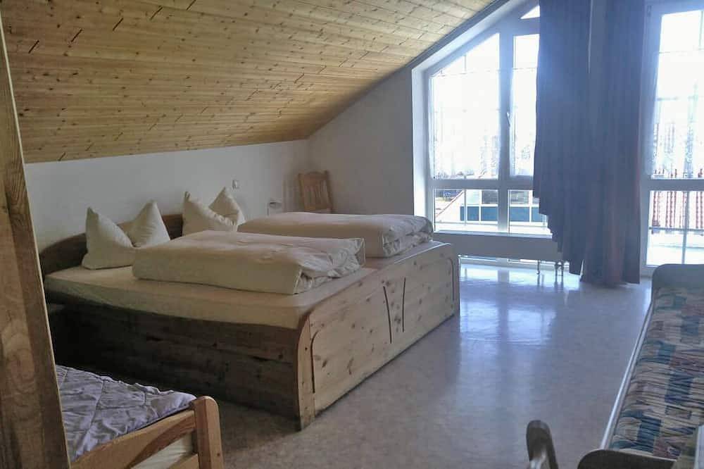 Ganze Wohnung, Mehrbettzimmer für 3 Gäste mit 20m² in Hohenpeißenberg in Hohenpeißenberg, Romantische Straße