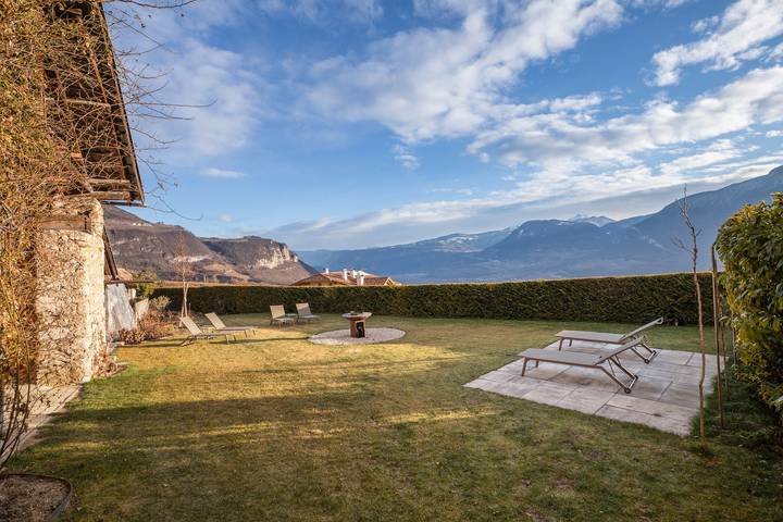 Apartamento inteiro, Brantenhof Design-Apartamento "Vinea" com jardim partilhado, sauna, varanda e Wi-Fi in Penone, Cortaccia sulla Strada del Vino