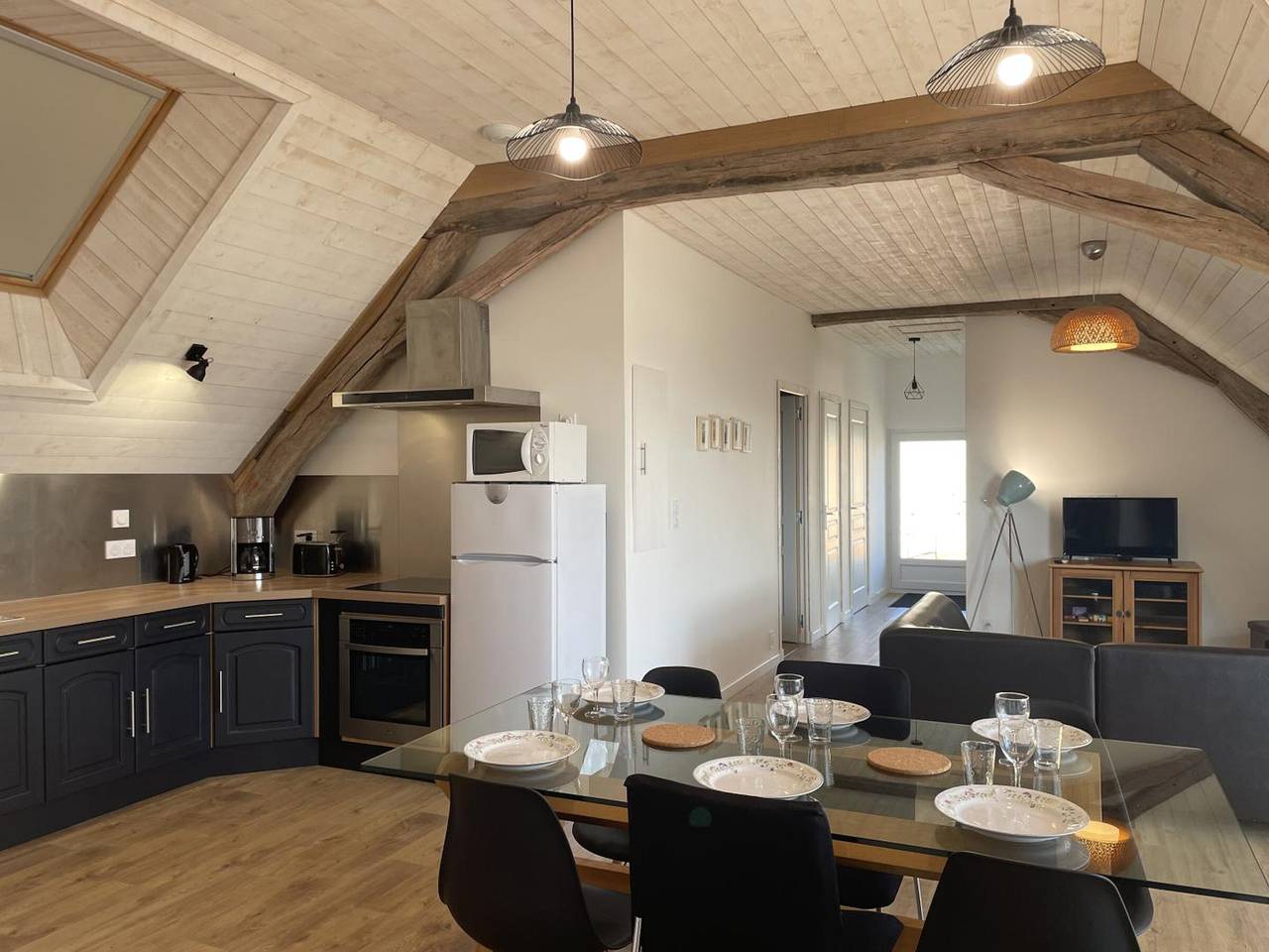 Gîte en nature, terrasse, climatisation, pour 6 personnes in Région de Vichy