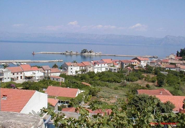 Ferienwohnung für 7 Personen, mit Terrasse und Ausblick in Trpanj