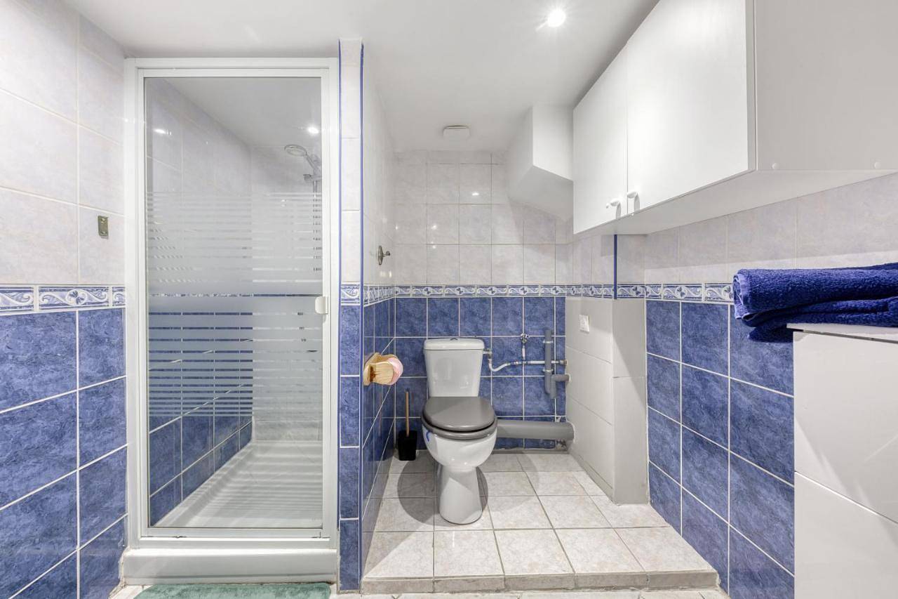 Appartement entier, Magnifique studio 20 m2 - Paris - Disneyland in Noisy-le-Grand, Seine-Saint-Denis
