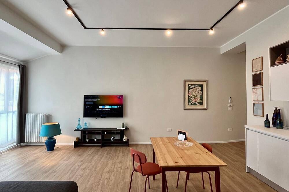 Entire apartment, Apartment with large living and kitchen in the center of Brindisi with parking space in Brindisi, Salento