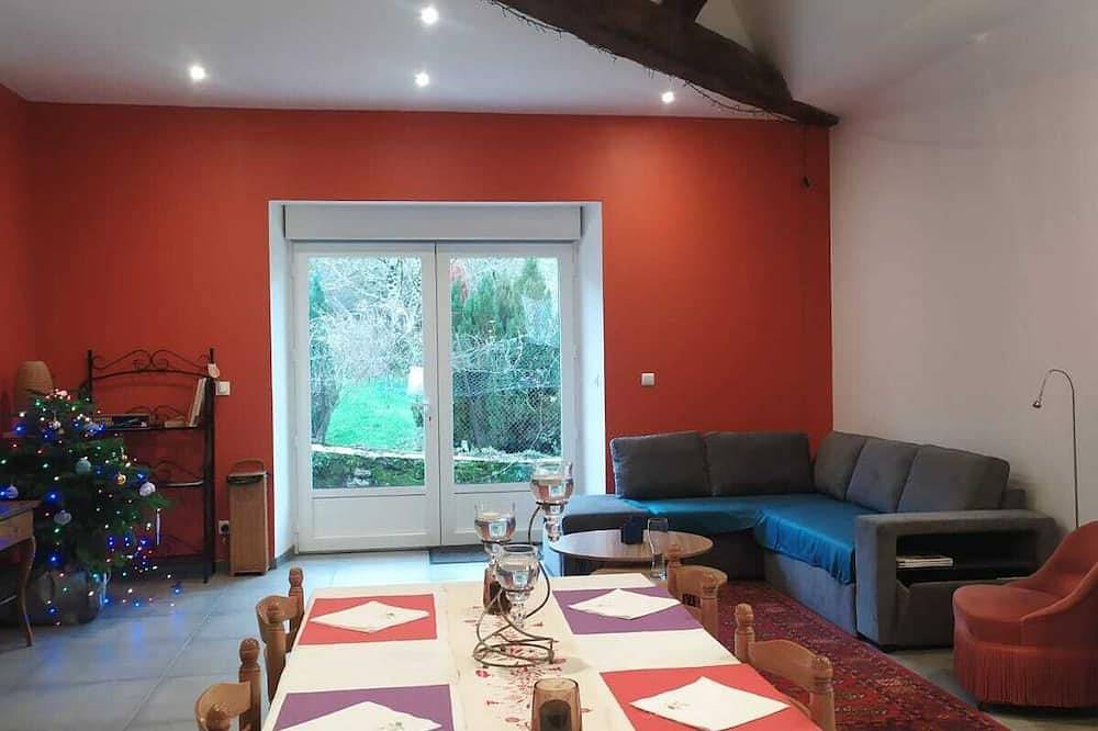 Gîte pour 4 Personnes dans Montaigu (Jura), Jura