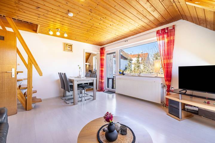 Geheel appartement, Appartement 'Sonnenblick' met balkon en wifi in Albstadt, Neckar-Alb