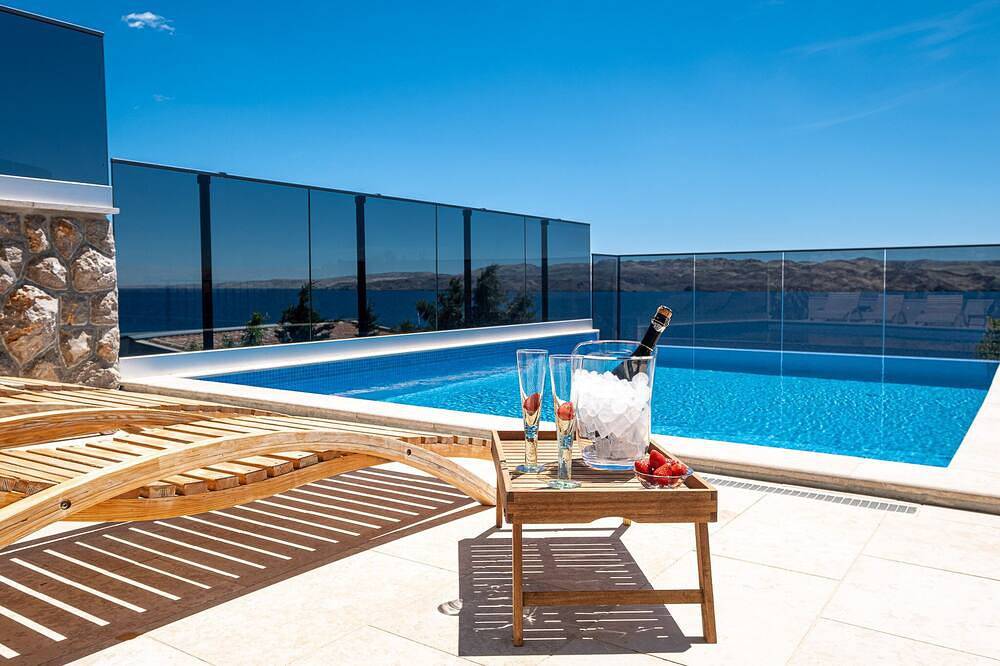 Ganze Wohnung, Apartmani Matea mit Infinity-Pool in Cesarica, Naturpark Velebit