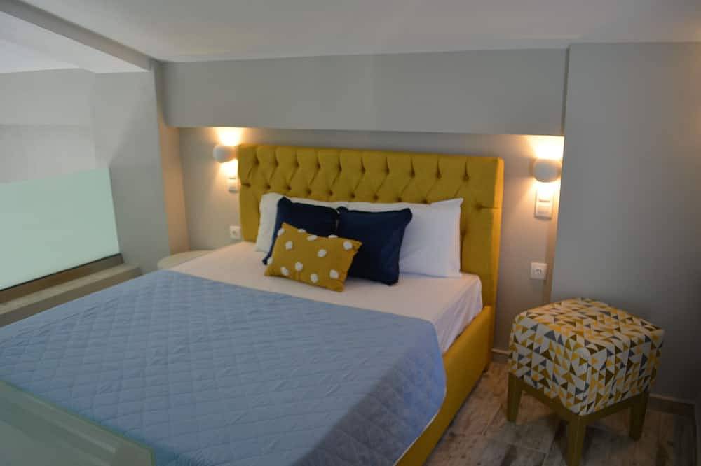 Hel lejlighed, Central mezonette for 3 in Kalyvia, Sporaderne