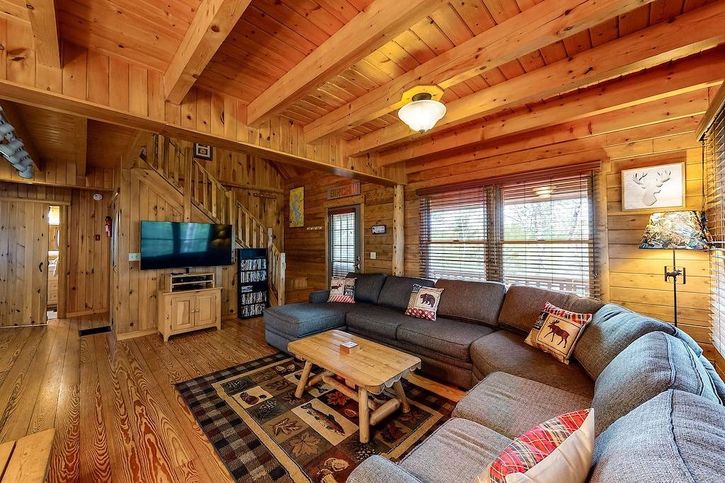 Lakefront home with private dock, canoe & kayak, fast Wifi, and firepit - dog Ok in Moosehead Lake