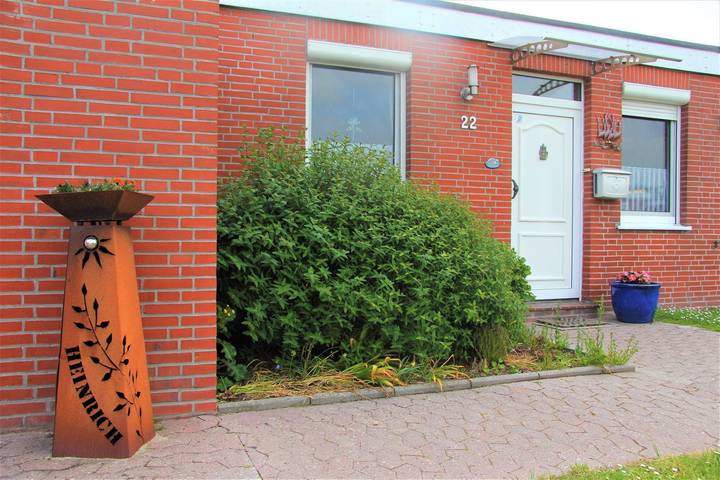 Ferienhaus für 2 Personen, mit Terrasse und Garten in Dornum