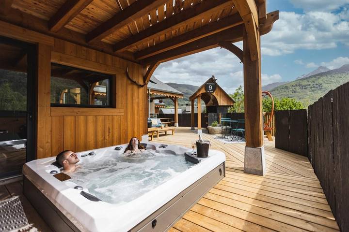 Casa rural con piscina para 15 personas, con Balcón y Jacuzzi además de Terraza y Piscina en Parque nacional de Ordesa y Monte Perdido - 3