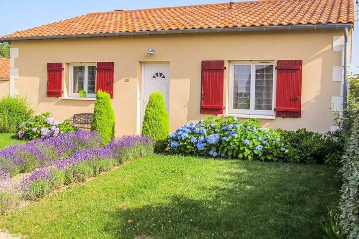 Villa für 4 Personen, mit Terrasse und Pool sowie Garten, mit Haustier - 1