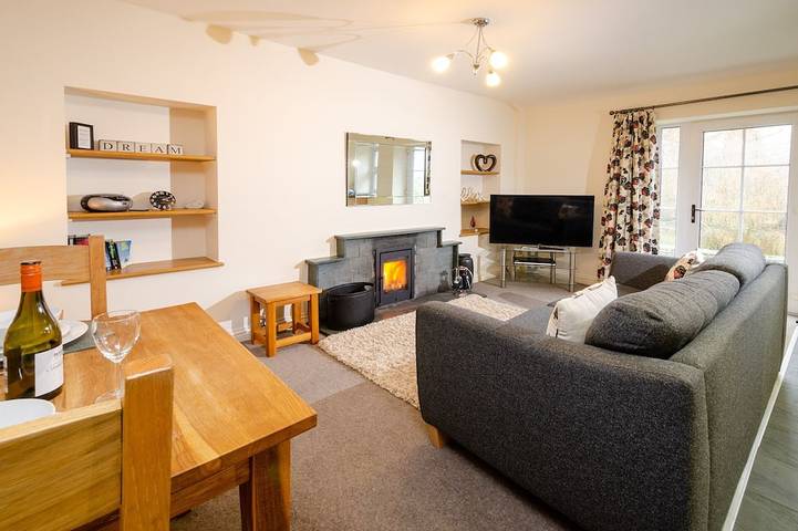 Rosegate Cottage, Elterwater in Elterwater, Lake District