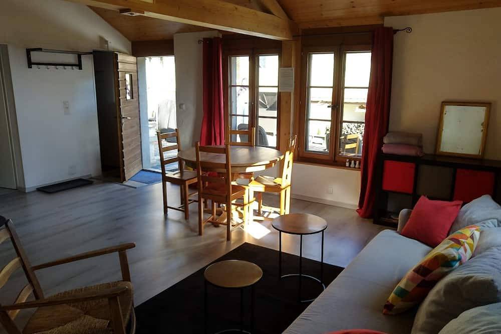 Self-contained with kitchen, terrace, 5 min from lake, station and shops in Villette (Lavaux), Bourg-en-Lavaux