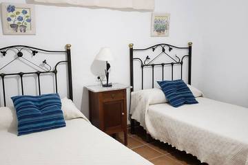 Casa rural para 11 personas, con jardín, Se admiten mascotas en Siles
